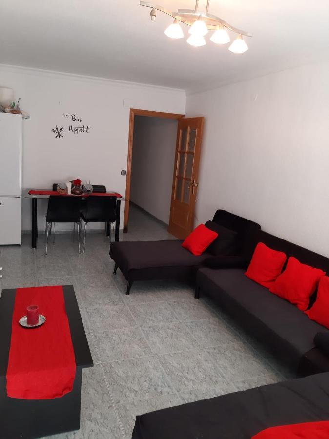 habitación pequeña en piso compartido con 2 adultos y 1 perrito Valencia Exterior foto